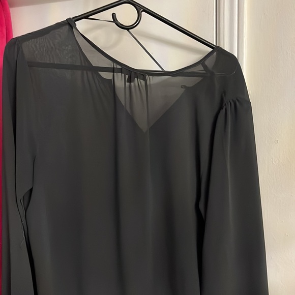 SALE!!! NWOT LE CHATEAU BLOUSE 🔥🔥🔥 - Picture 5 of 6